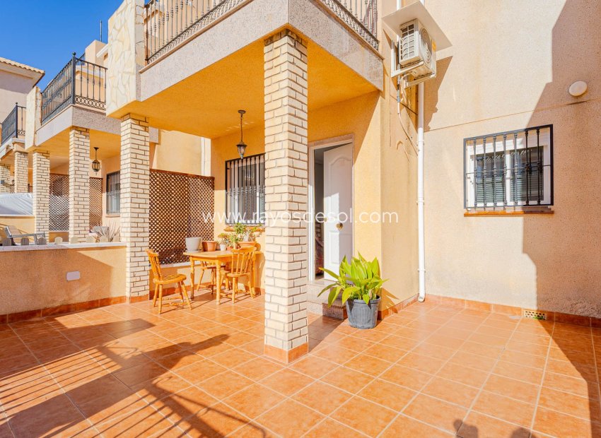 Resale - House - Torrevieja - Punta Prima