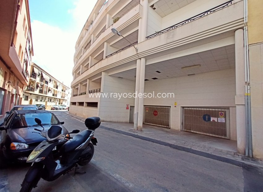 Resale - Parking Space / Garage - Calpe