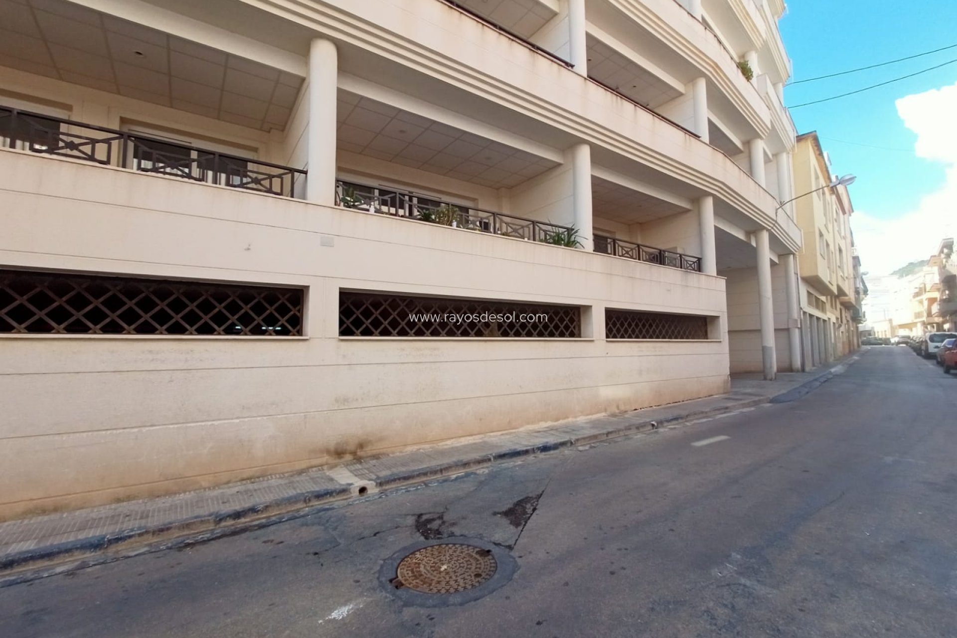 Resale - Parking Space / Garage - Calpe