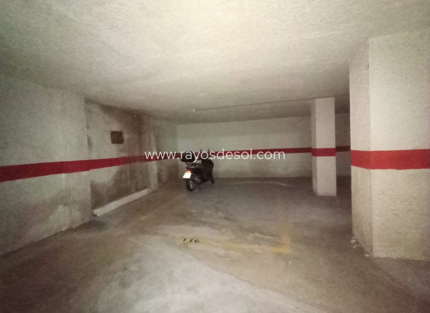 Resale - Parking Space / Garage - Calpe