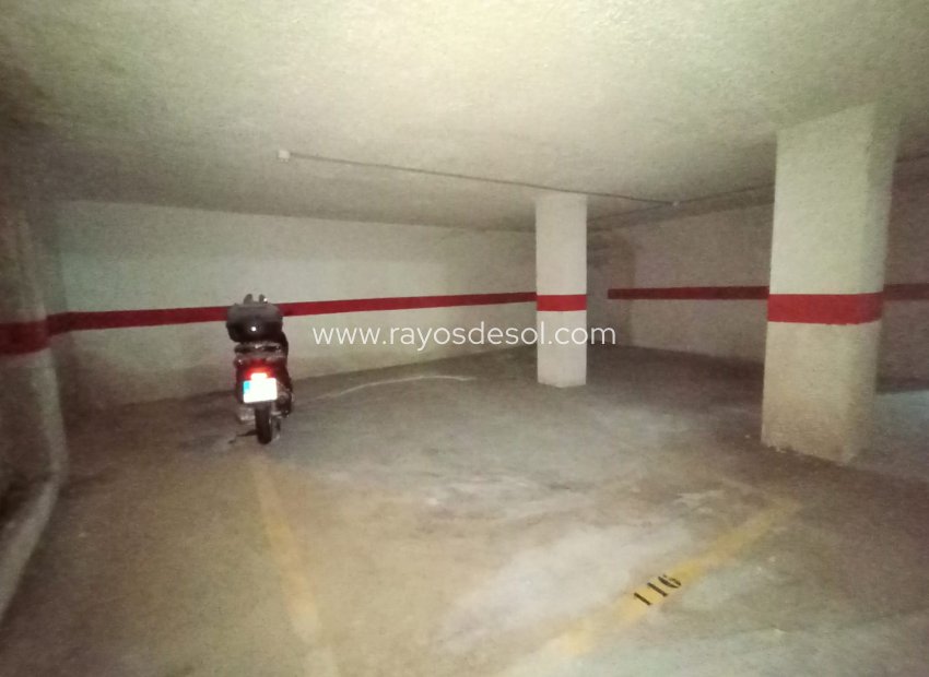 Resale - Parking Space / Garage - Calpe