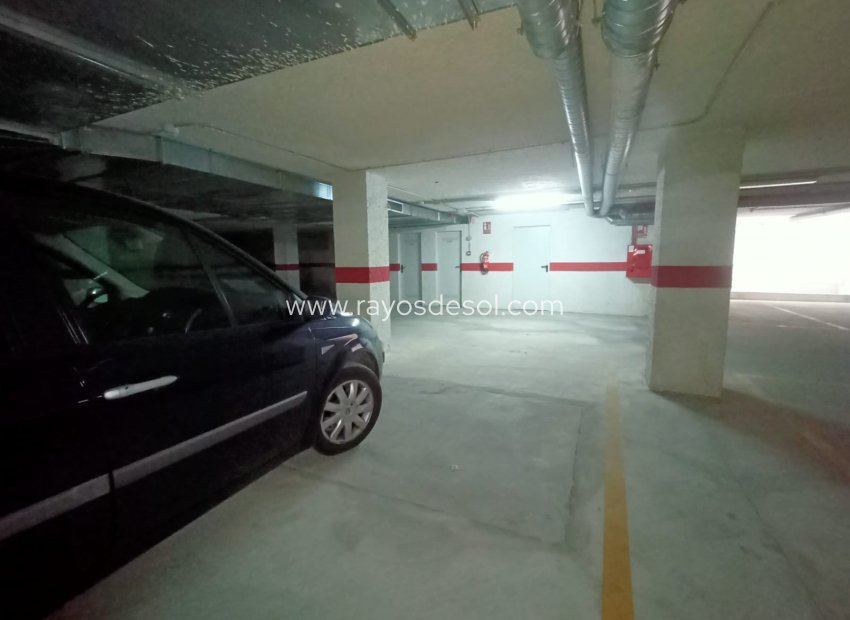 Resale - Parking Space / Garage - Calpe