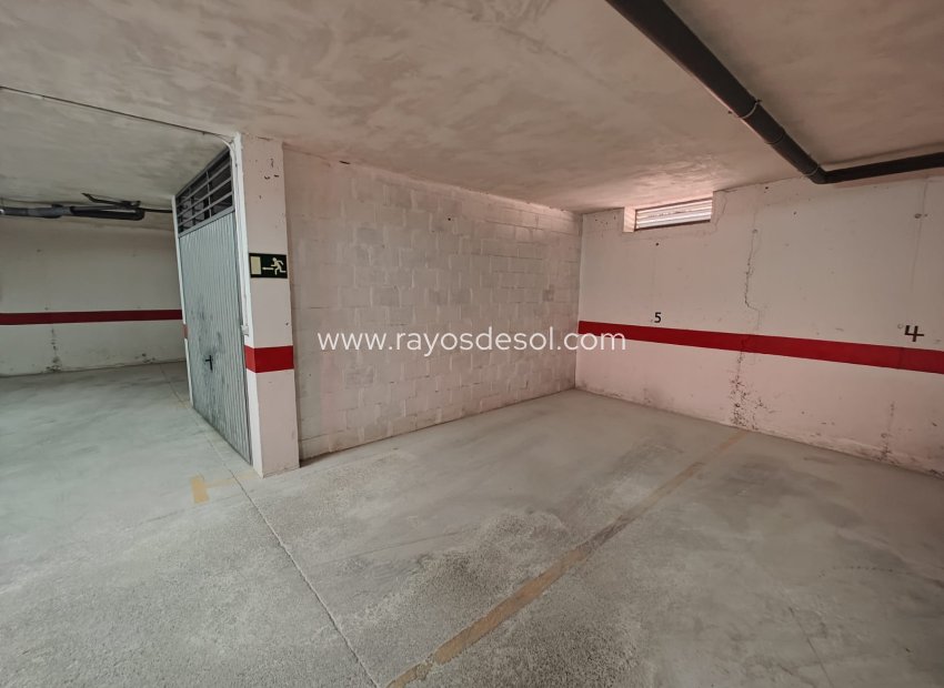 Resale - Parking Space / Garage - Torrevieja - Playa de los Locos