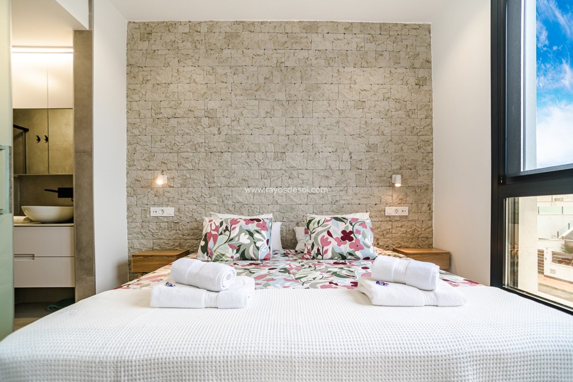 Resale - Penthouse - LO PAGÁN