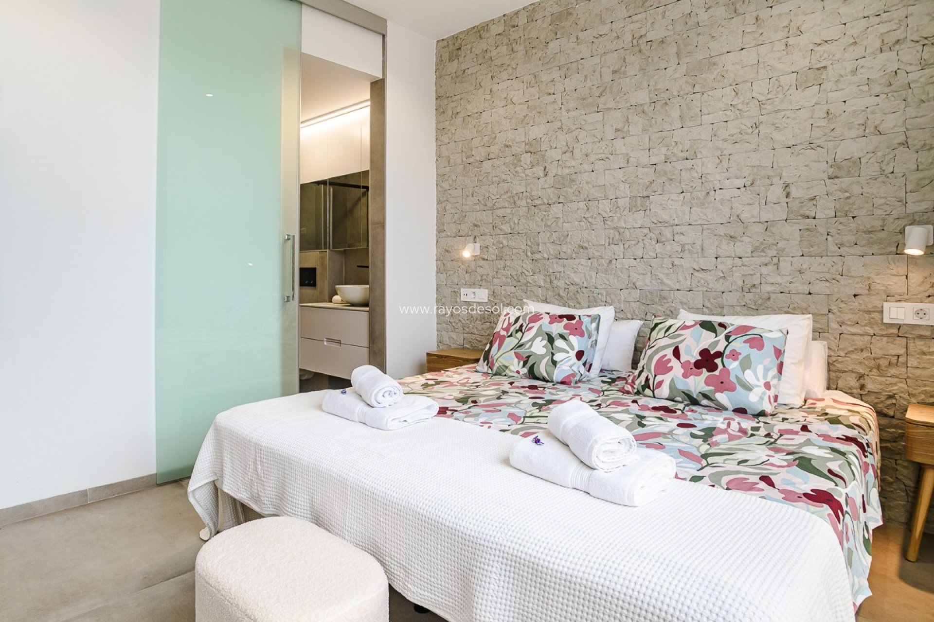 Resale - Penthouse - LO PAGÁN