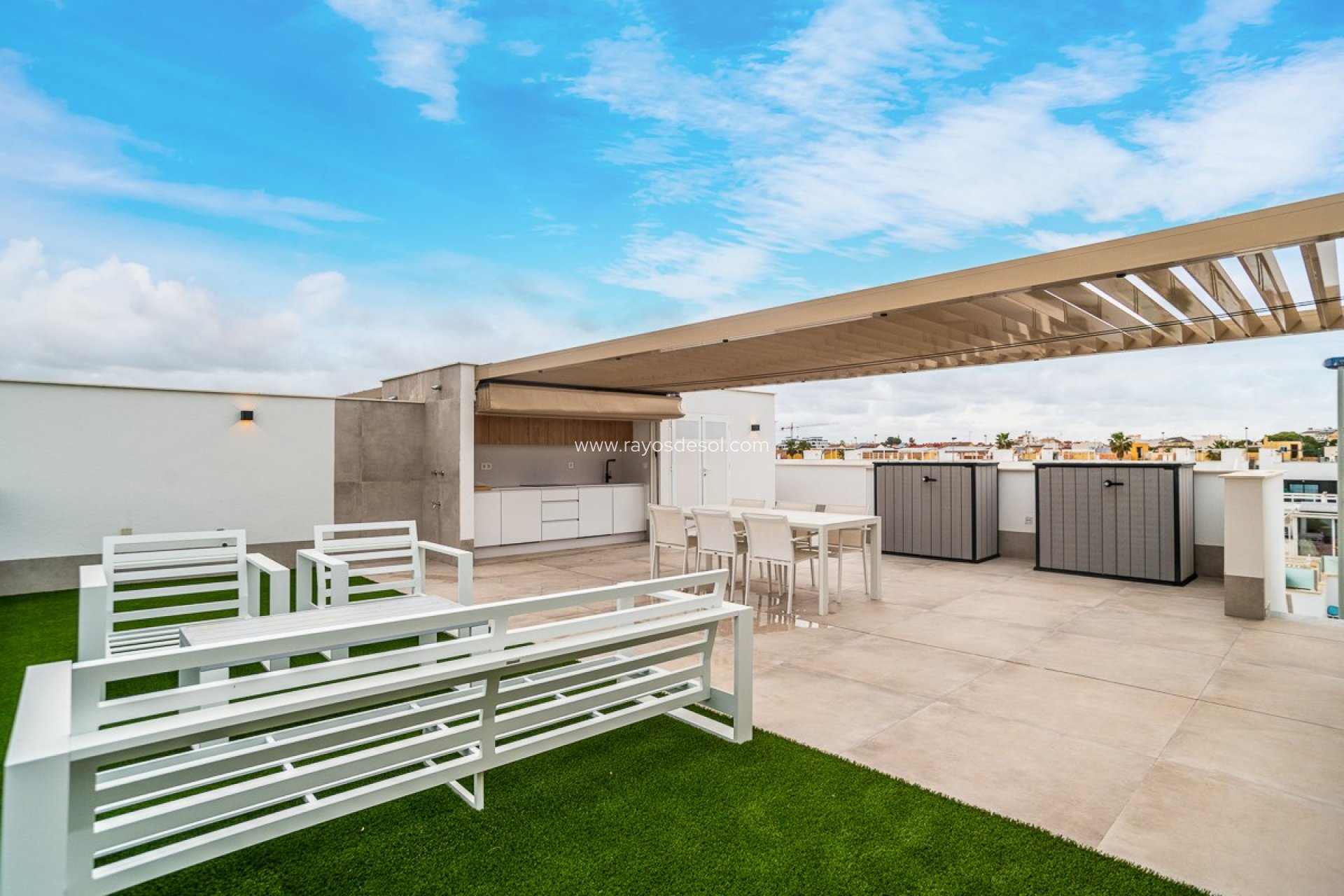 Resale - Penthouse - LO PAGÁN