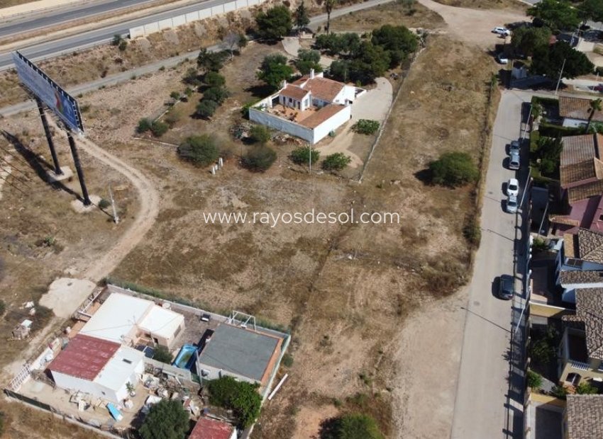 Resale - Plot / Land - Los Alcazares