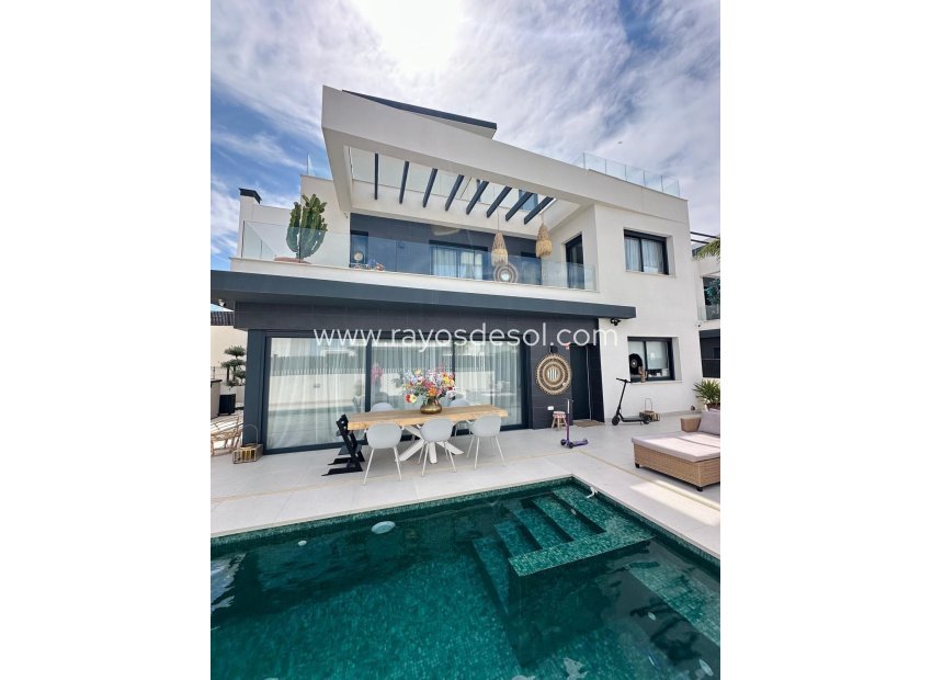 Resale - Villa - Algorfa