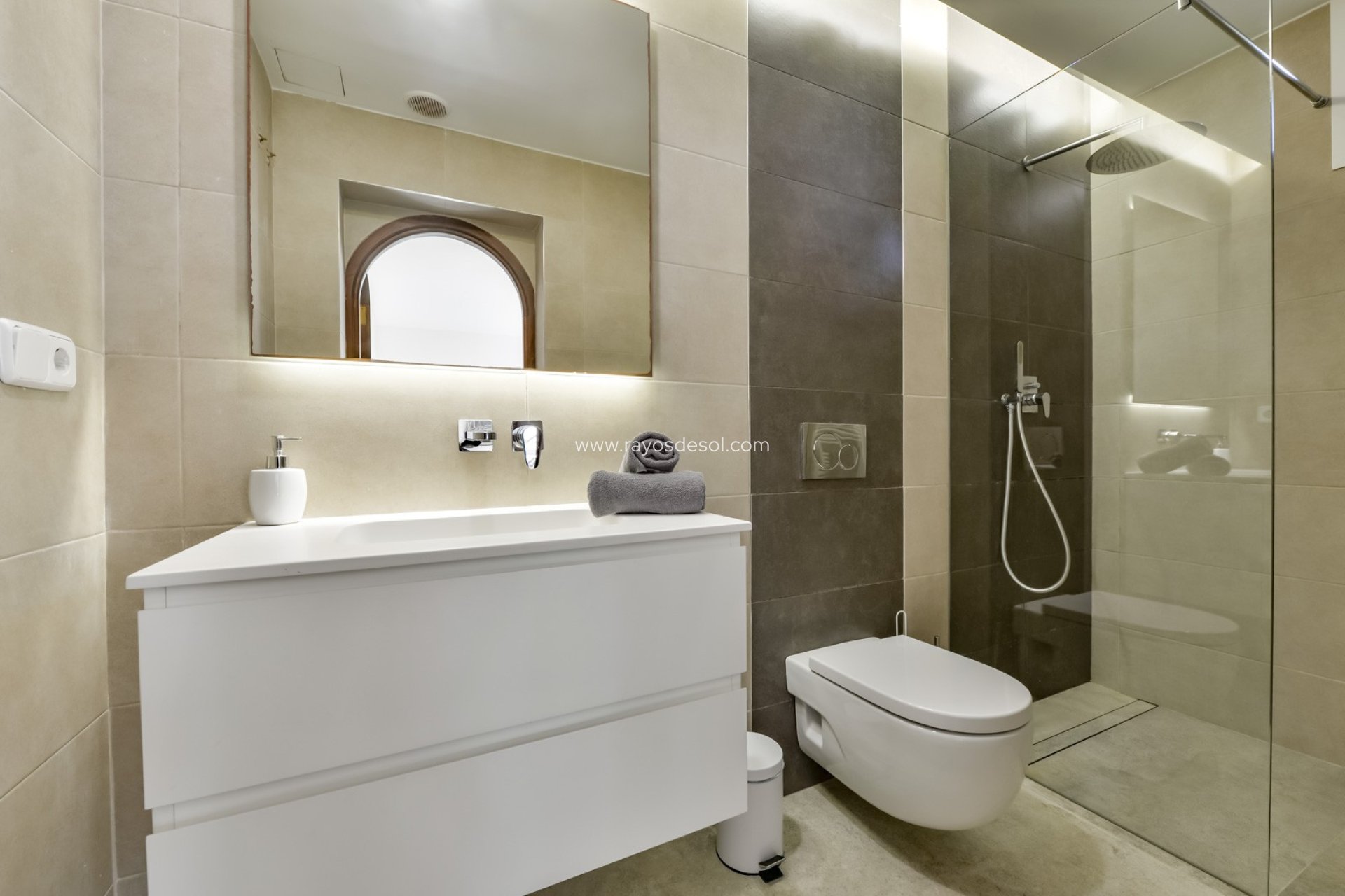 Resale - Villa - Altea