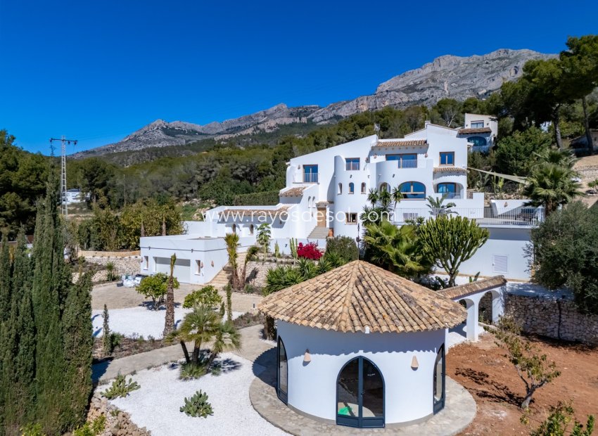 Resale - Villa - Altea