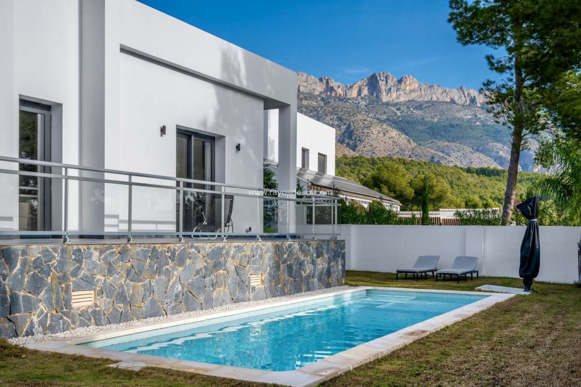 Resale - Villa - Altea