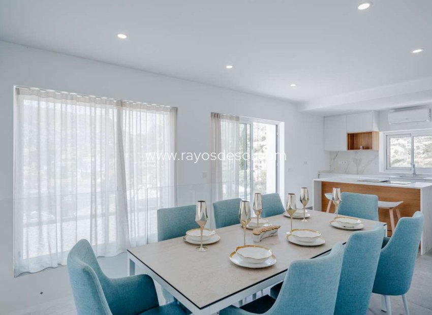 Resale - Villa - Altea