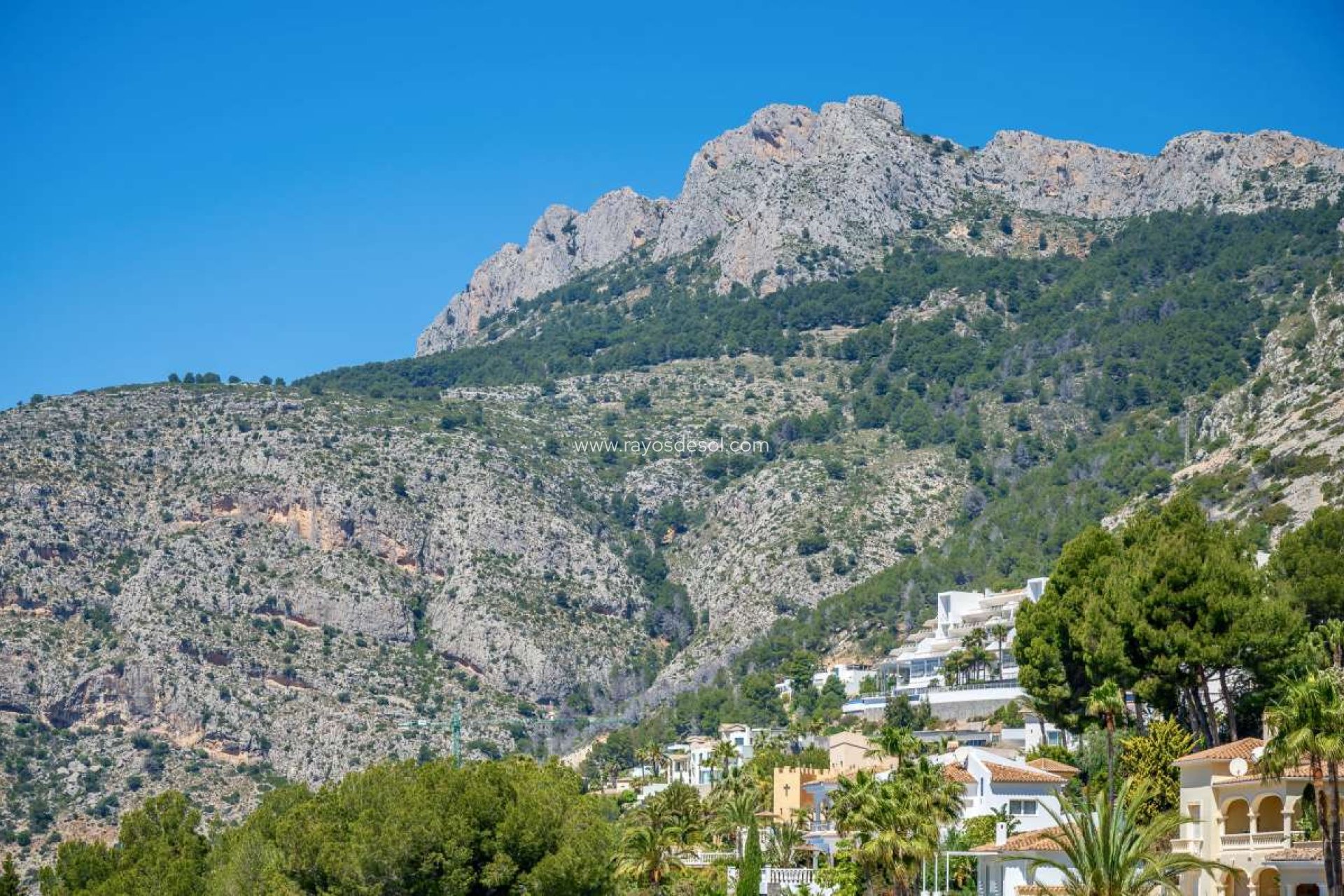 Resale - Villa - Altea