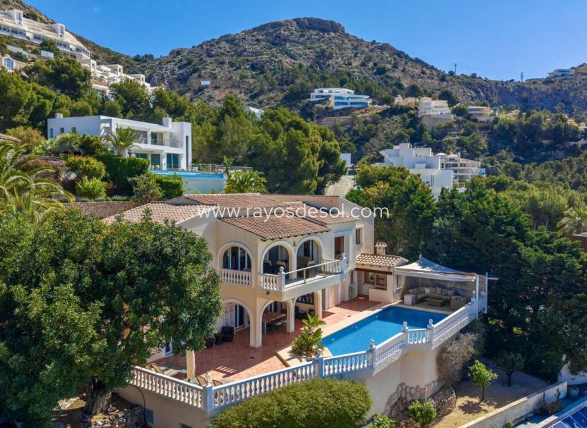 Resale - Villa - Altea