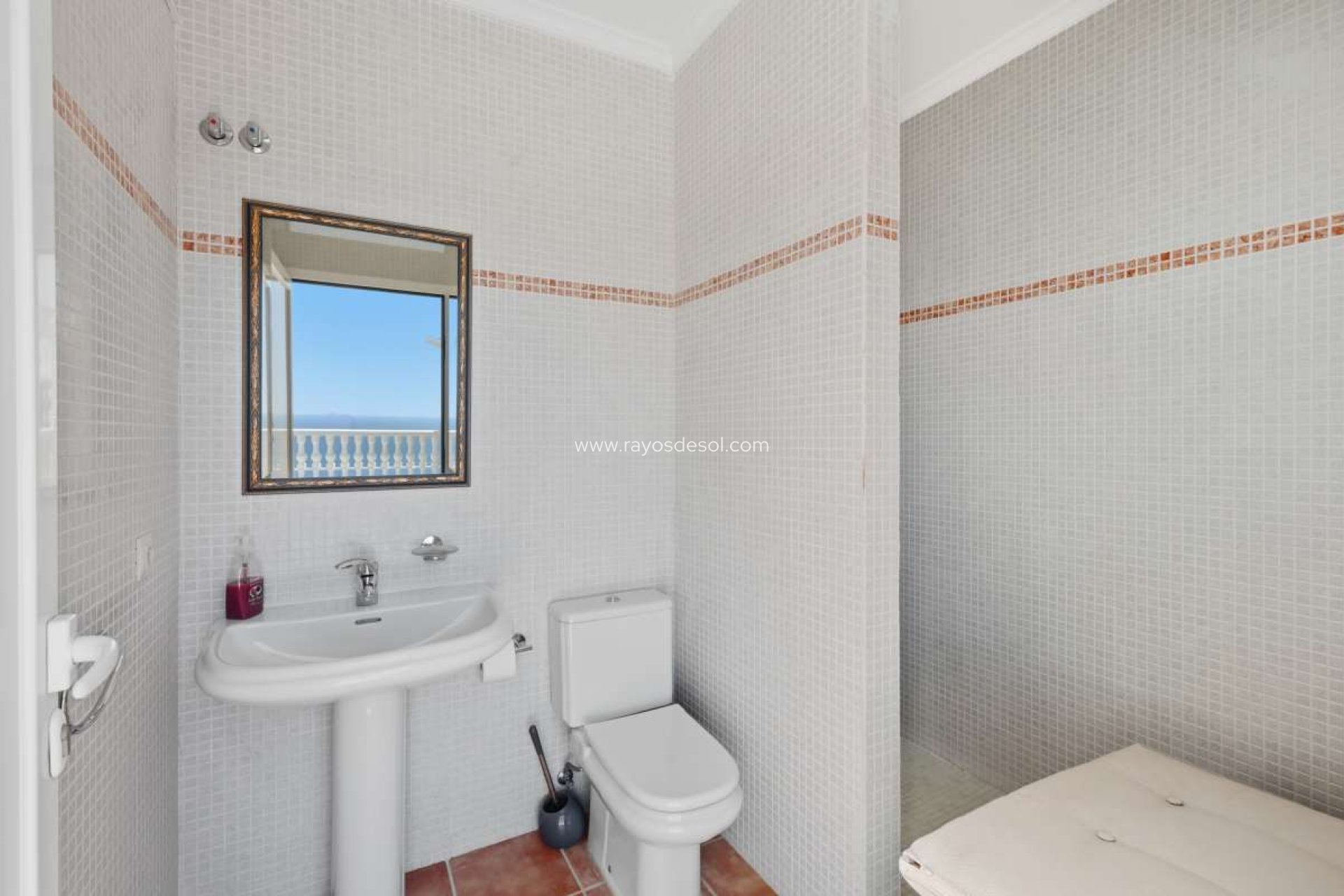 Resale - Villa - Altea