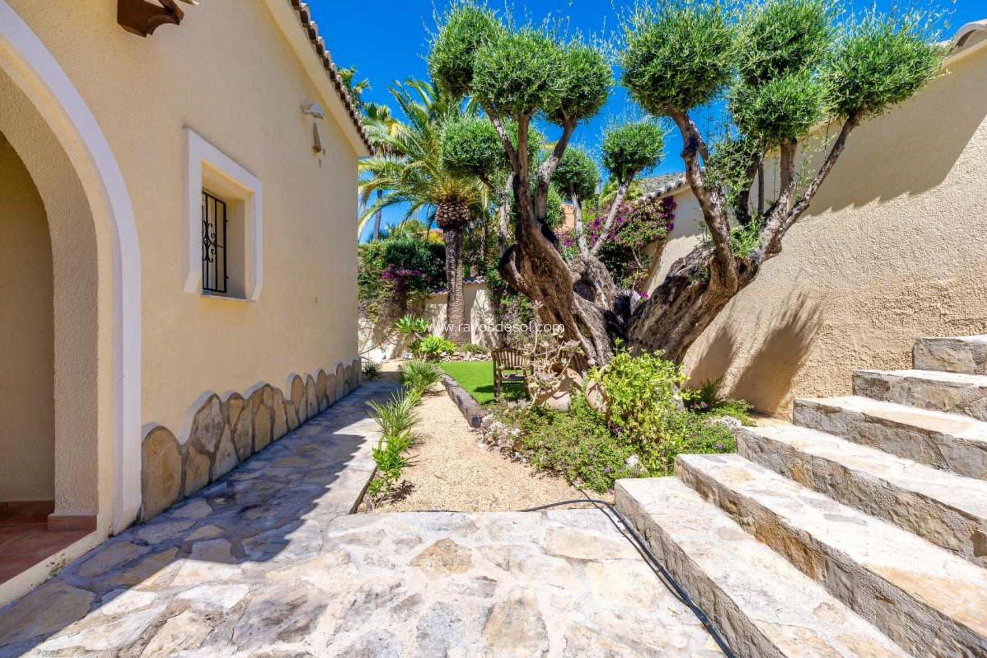 Resale - Villa - Altea