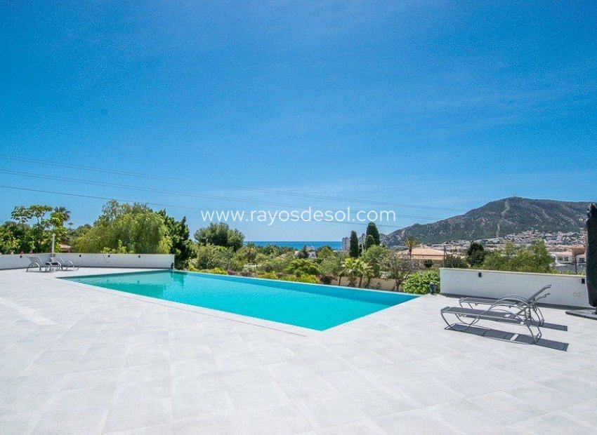 Resale - Villa - Altea