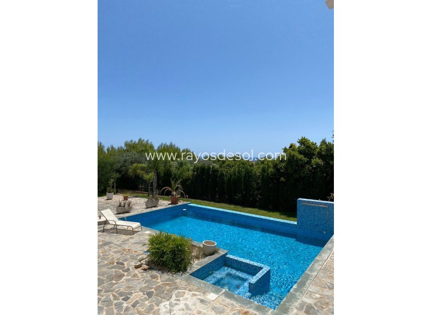 Resale - Villa - Altea