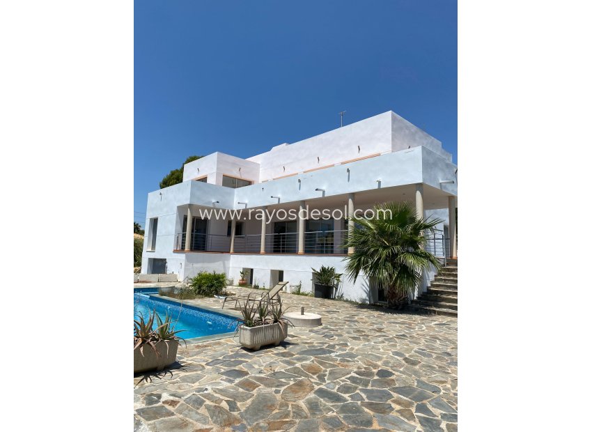 Resale - Villa - Altea