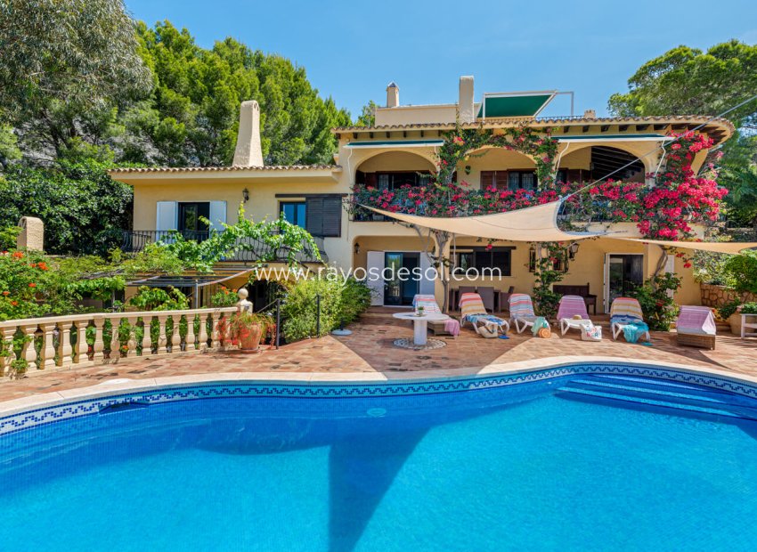 Resale - Villa - Altea