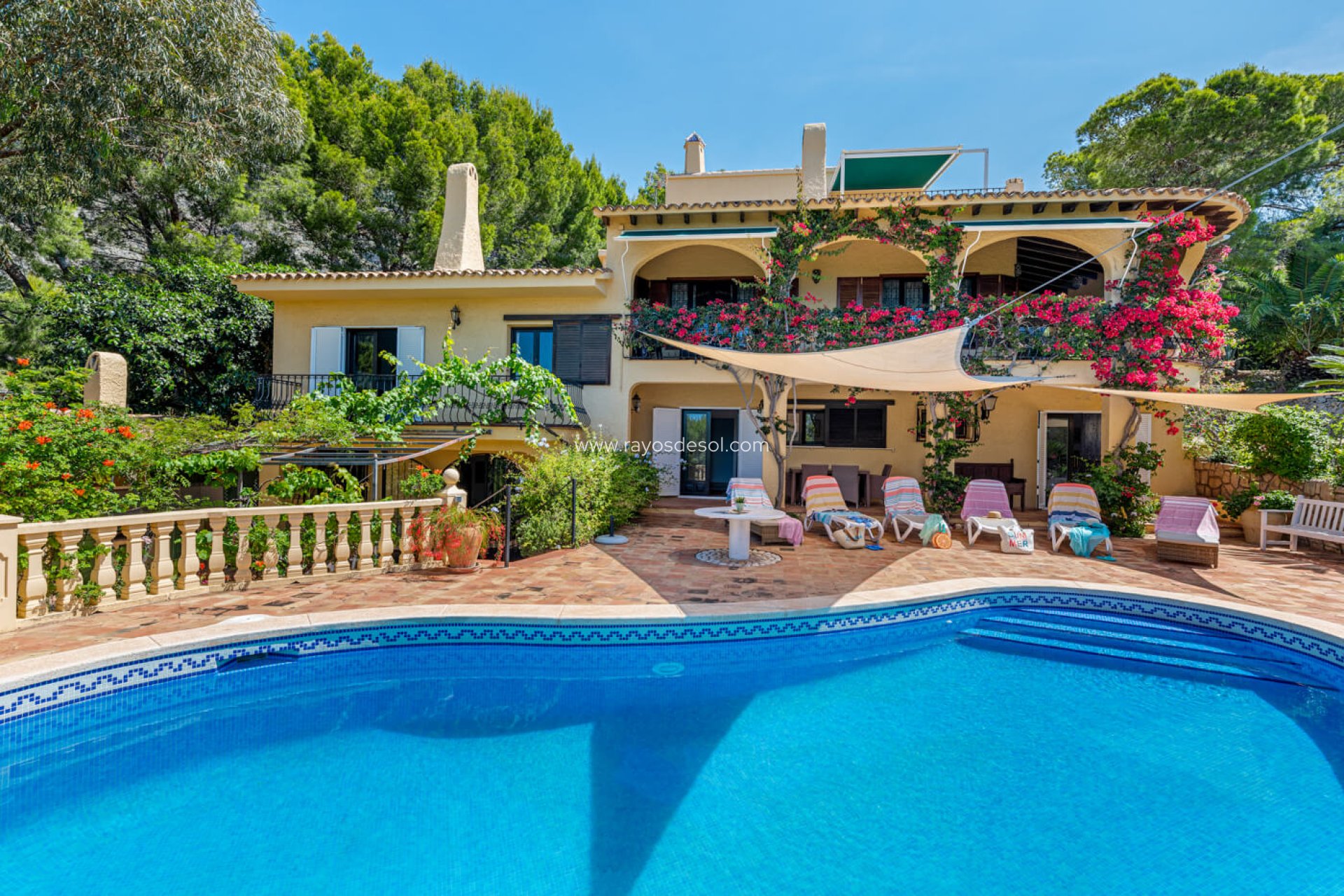 Resale - Villa - Altea