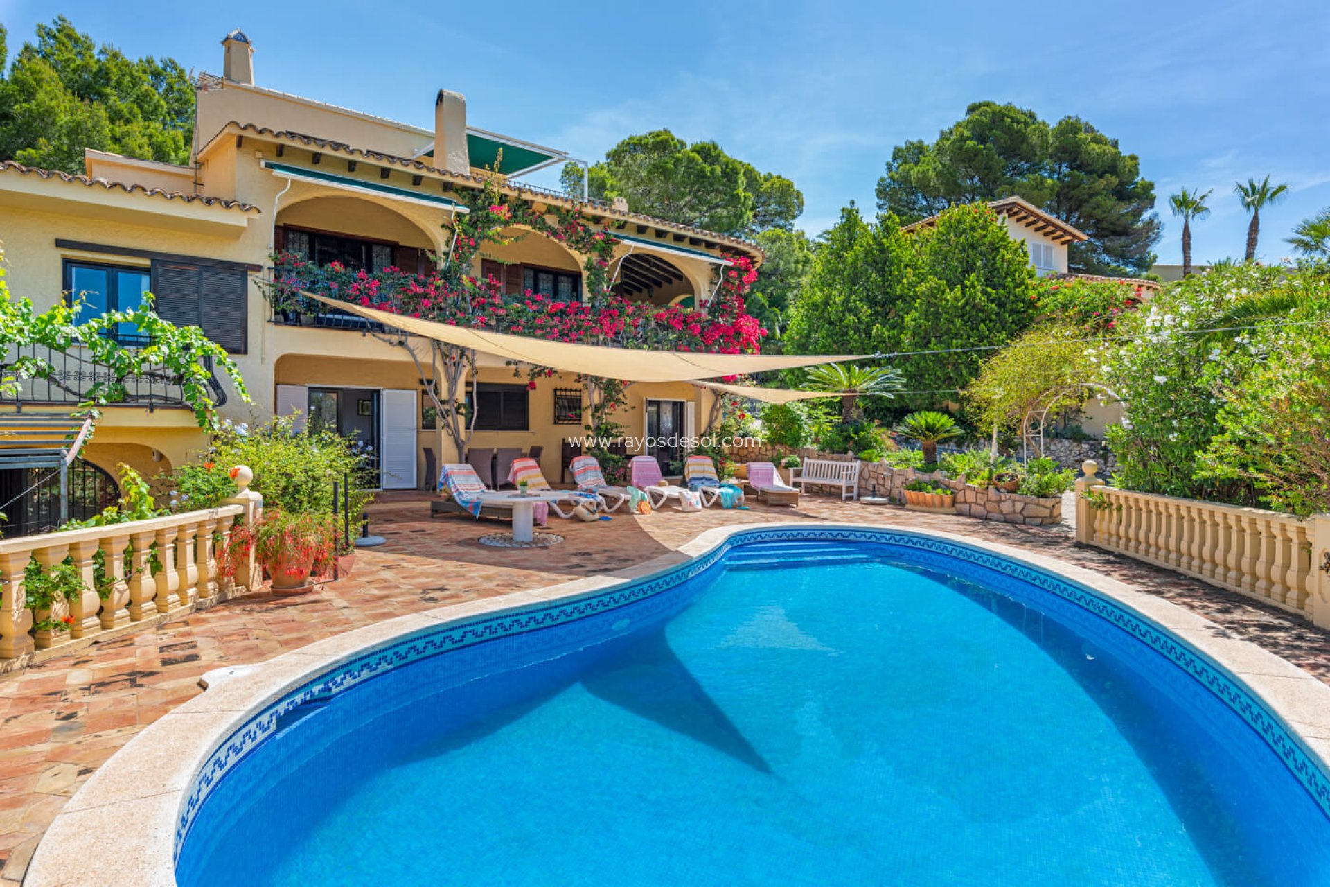 Resale - Villa - Altea