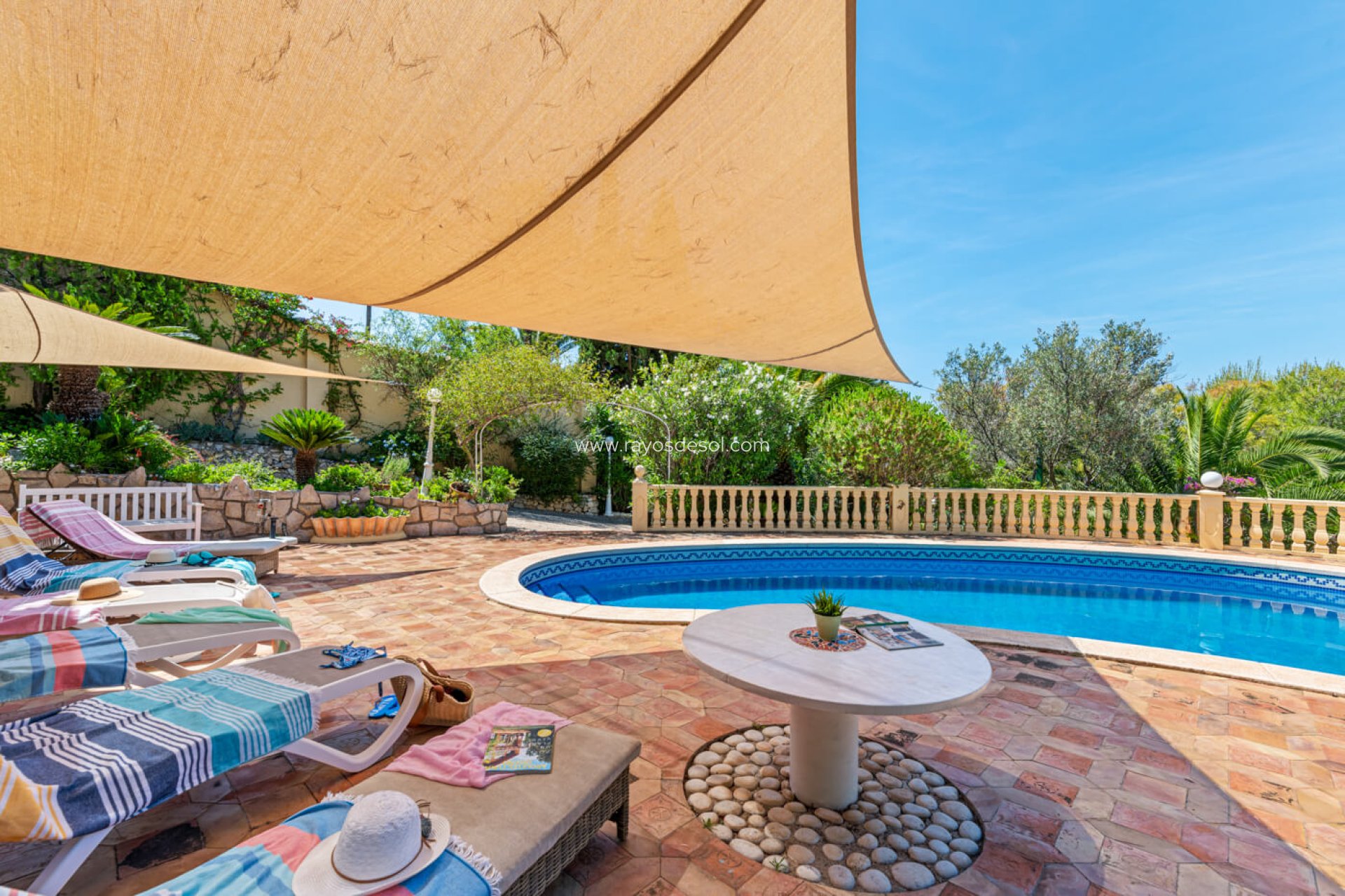 Resale - Villa - Altea