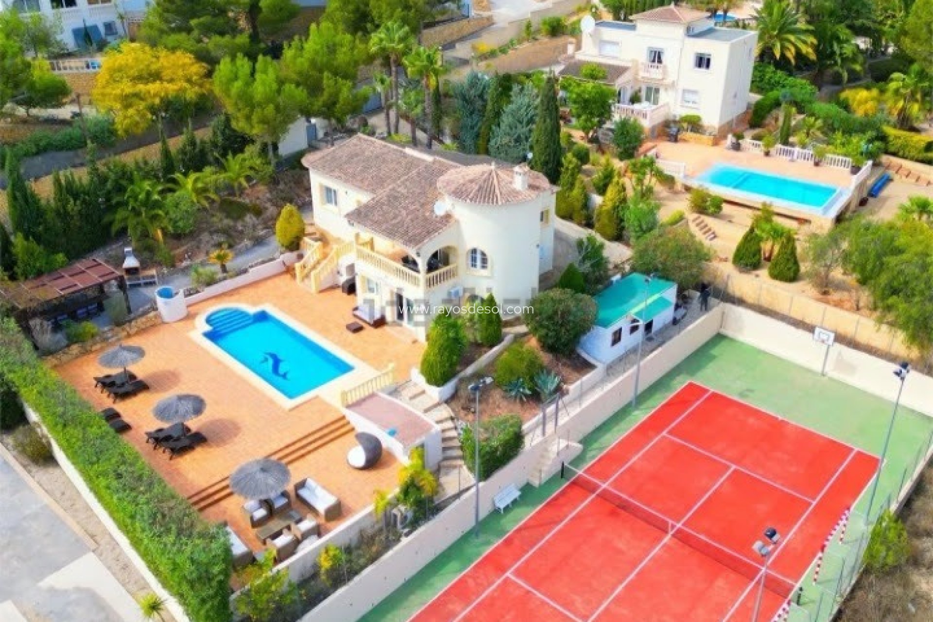 Resale - Villa - Altea