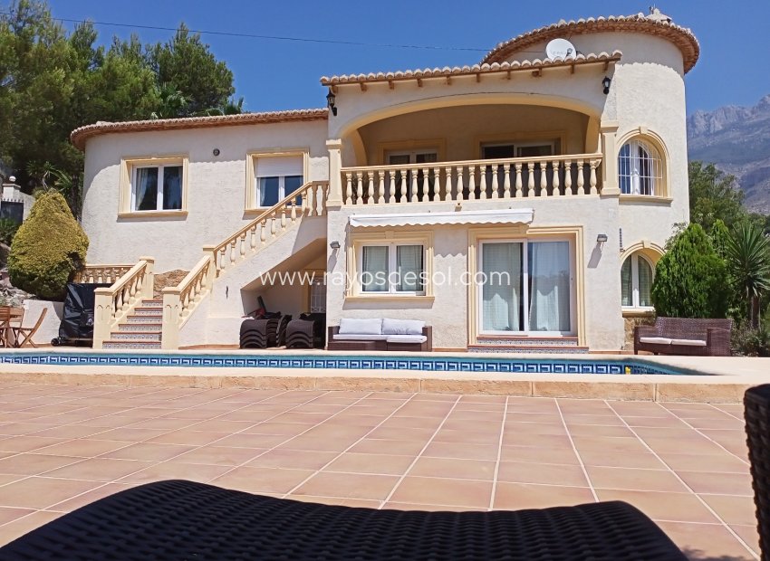 Resale - Villa - Altea