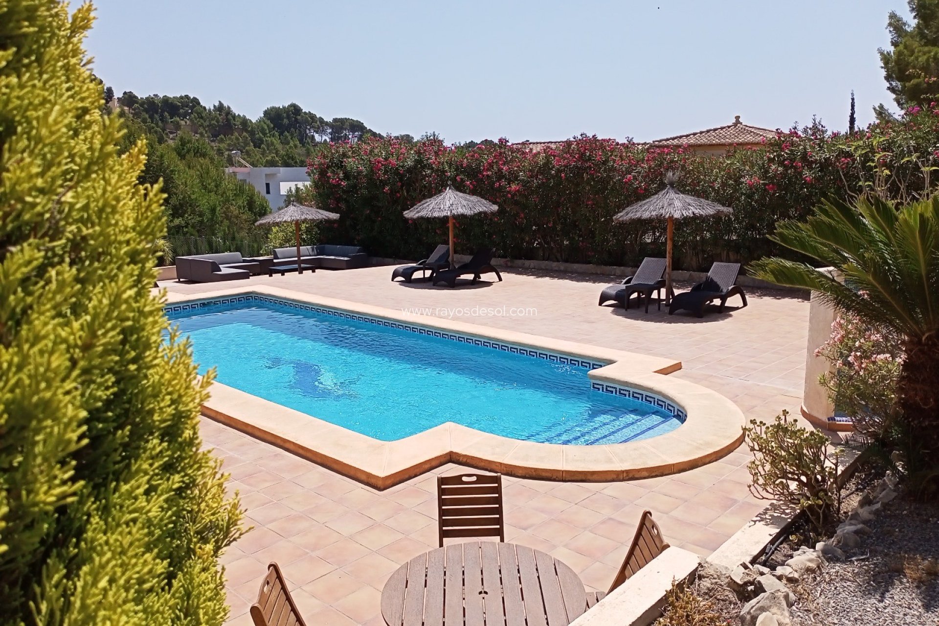 Resale - Villa - Altea