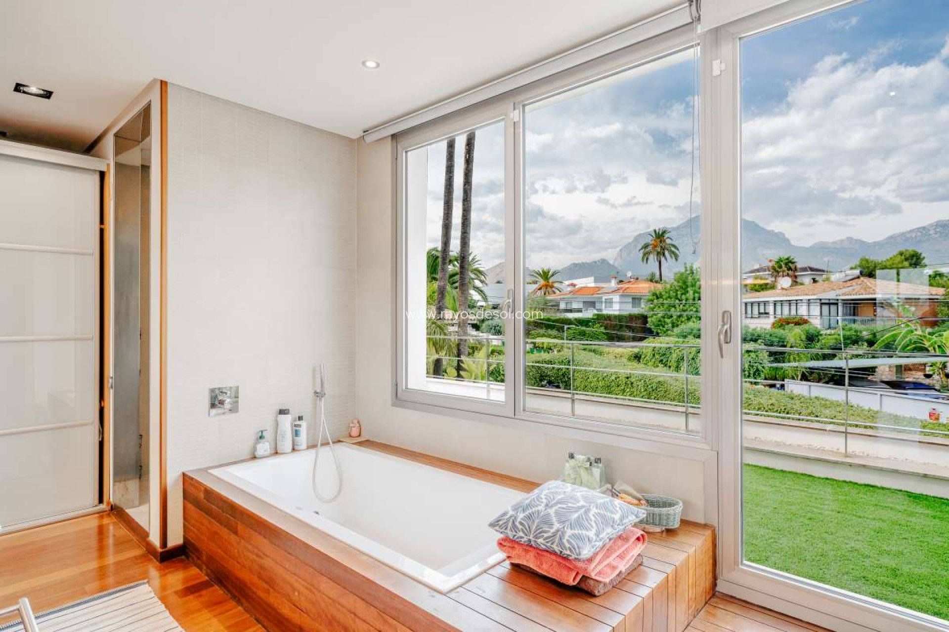 Resale - Villa - Benidorm