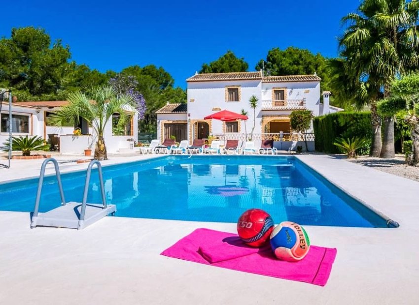 Resale - Villa - Benissa - 03725