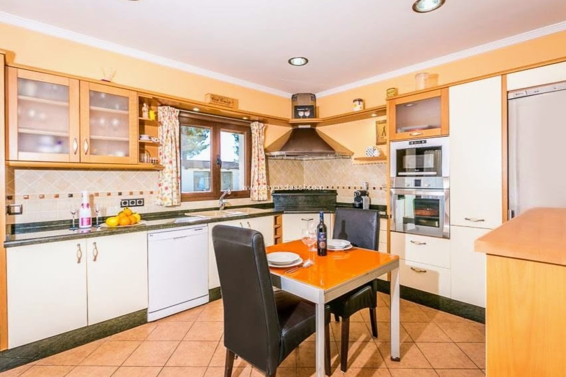 Resale - Villa - Benissa - 03725