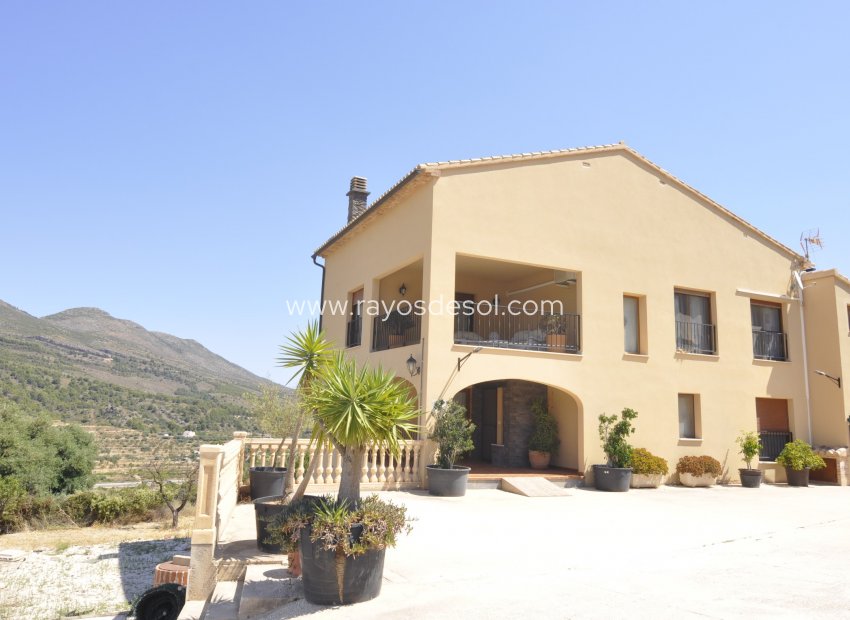 Resale - Villa - Benissa