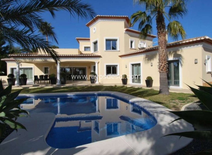 Resale - Villa - Benissa