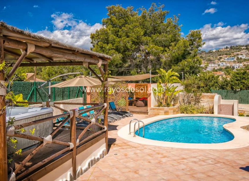 Resale - Villa - Benissa