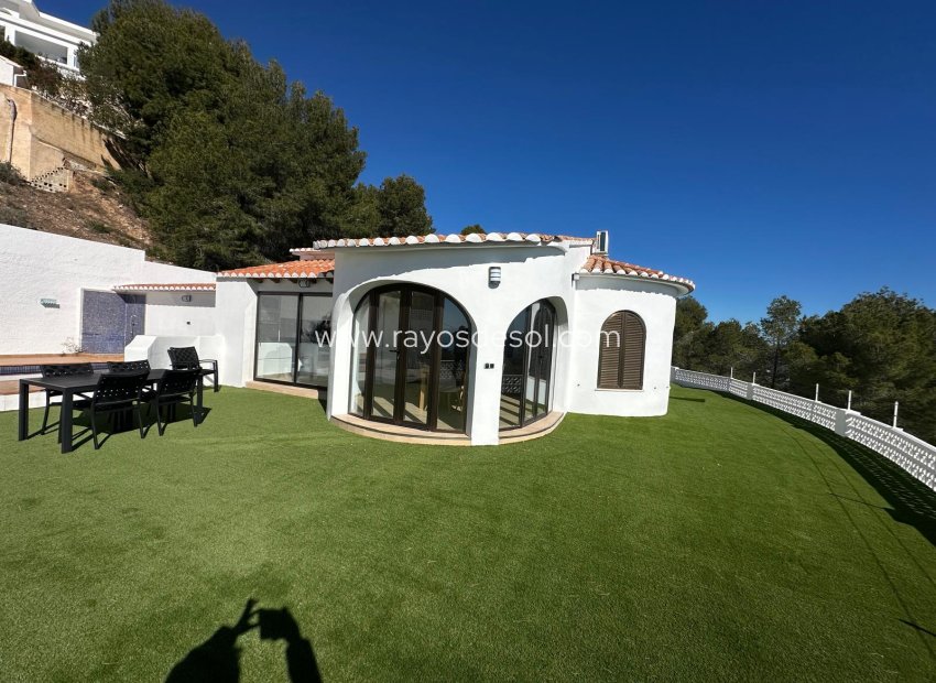 Resale - Villa - Calpe - 03710