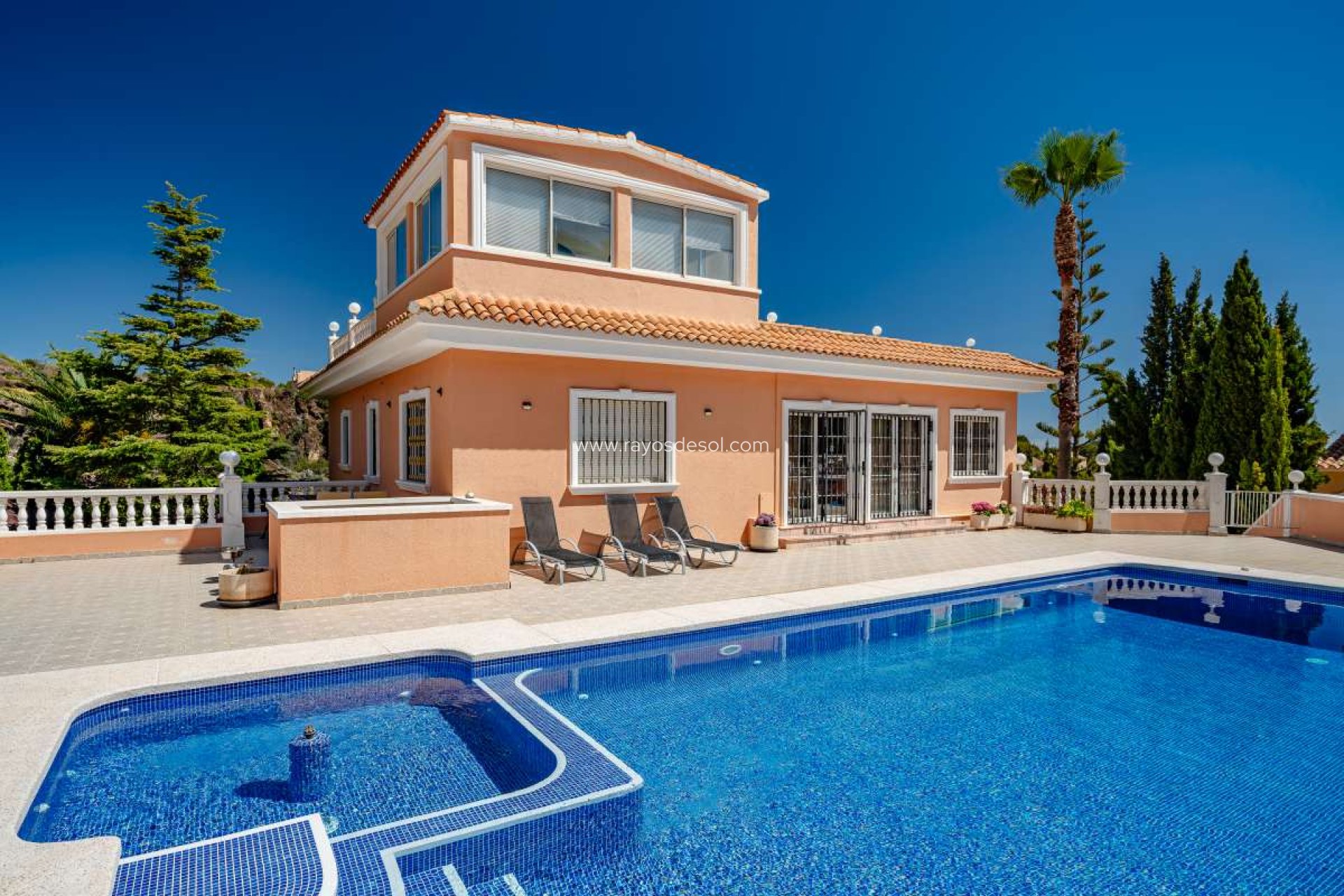 Resale - Villa - Calpe