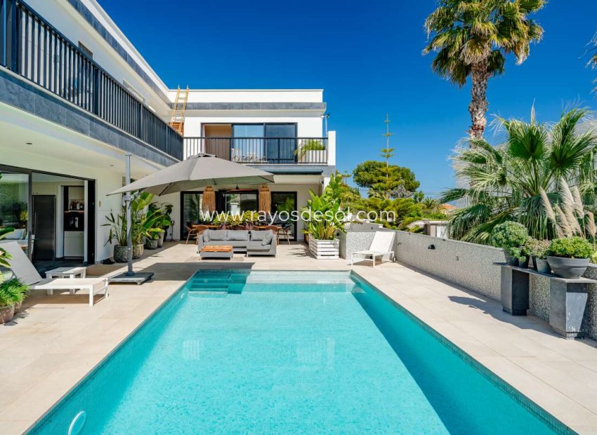 Resale - Villa - Calpe