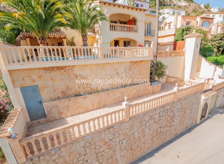 Resale - Villa - Calpe