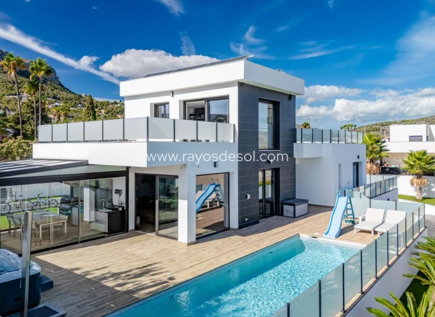 Resale - Villa - Calpe
