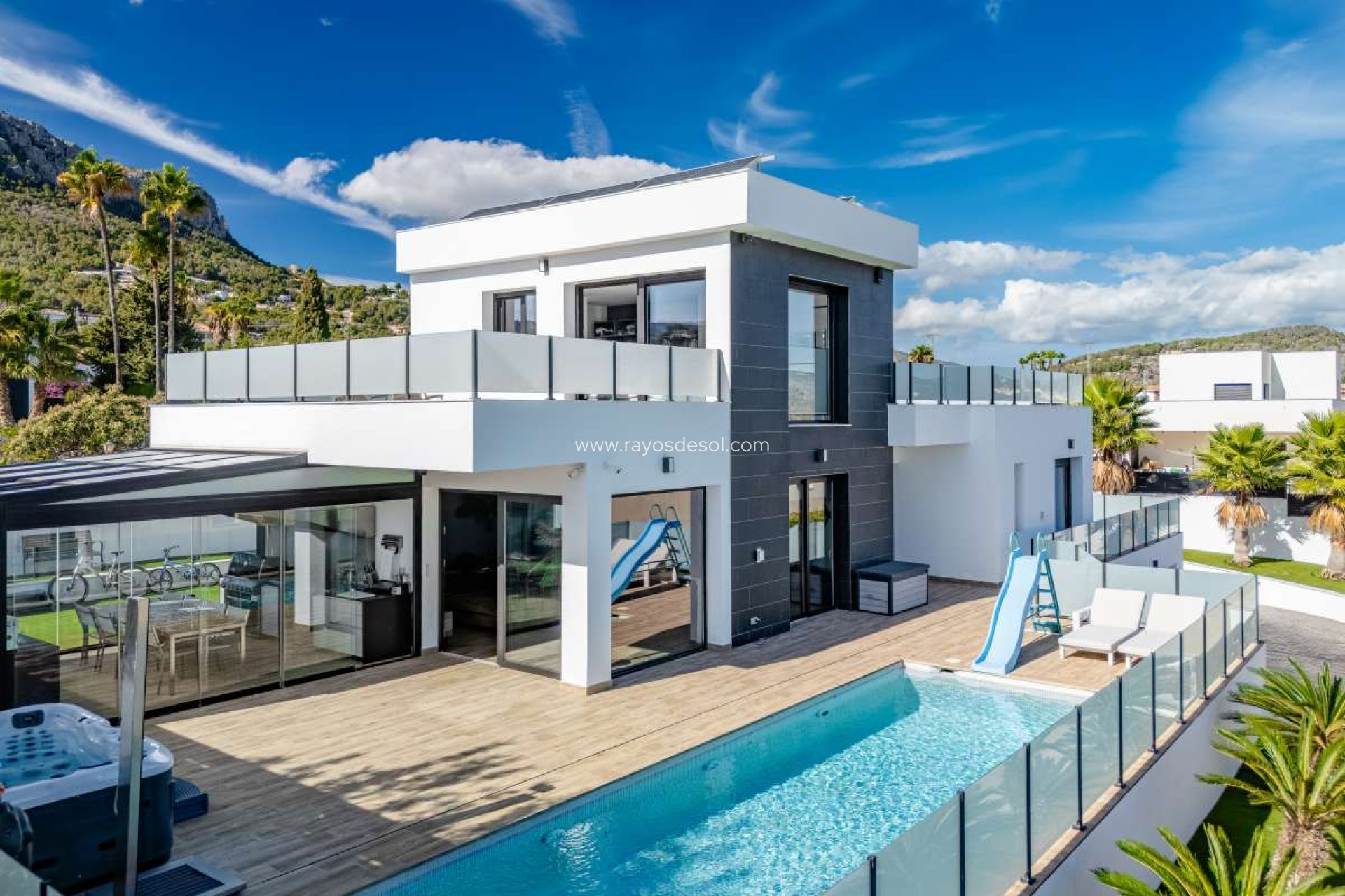 Resale - Villa - Calpe