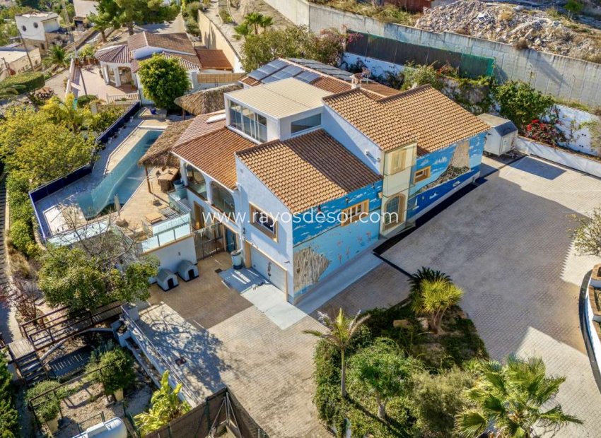 Resale - Villa - Calpe