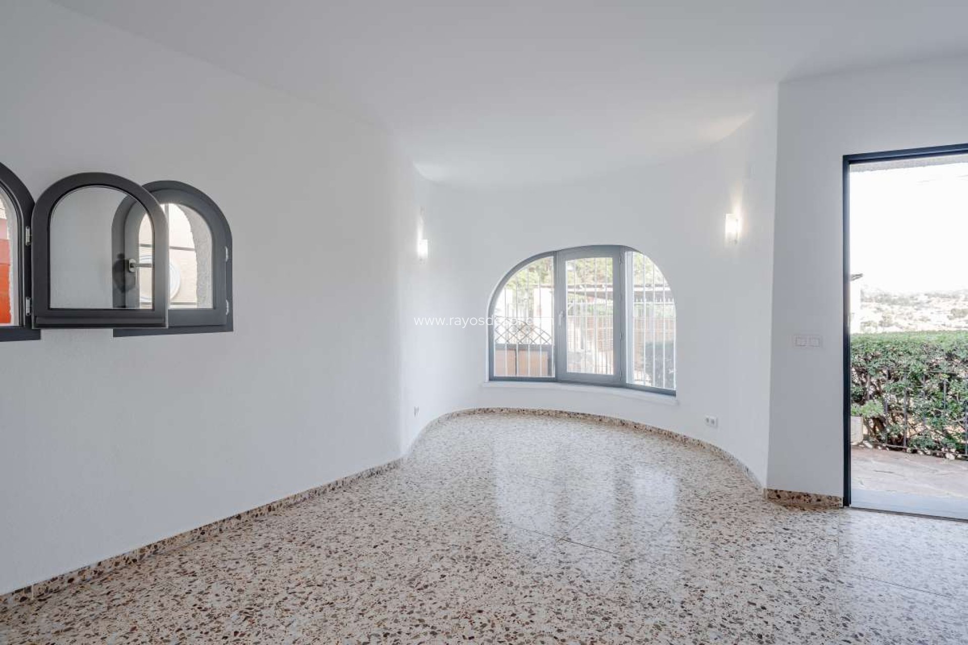 Resale - Villa - Calpe