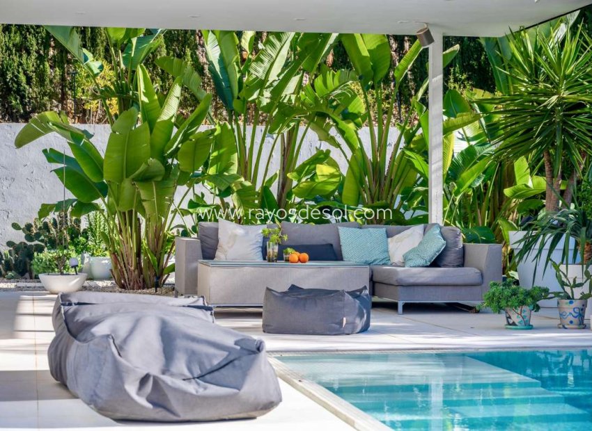 Resale - Villa - Calpe