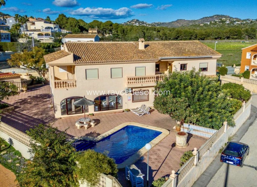 Resale - Villa - Calpe