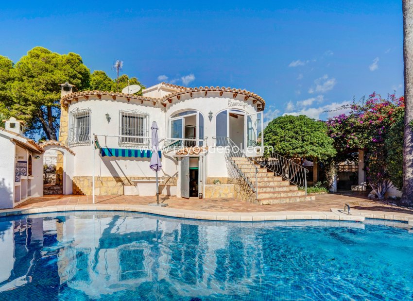 Resale - Villa - Calpe