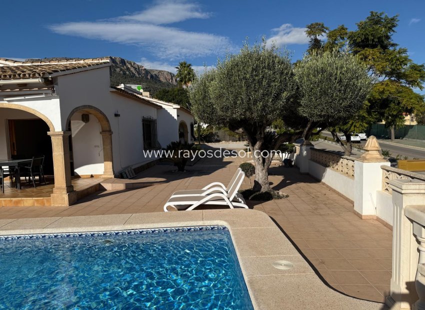 Resale - Villa - Calpe