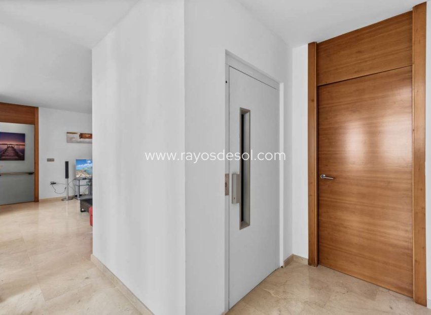 Resale - Villa - Calpe