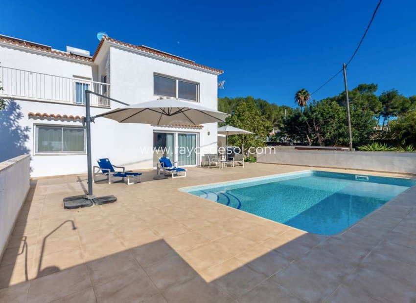 Resale - Villa - Calpe